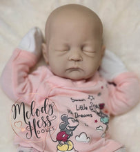 Load image into Gallery viewer, Maelee Blank Silicone Cuddle Head (Poured on Demand)
